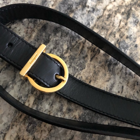 Authentic Salvatore Ferragamo Gancini Leather Bag, Black - Picture 4 of 14